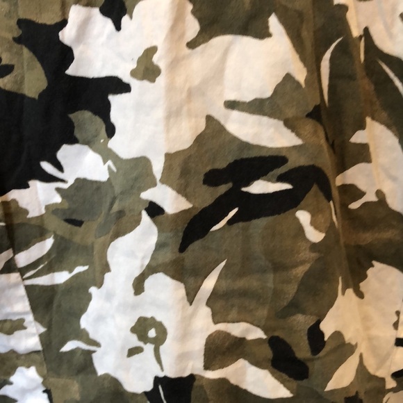 Chico’s (G) camo floral button down shirt size 3  (L) long sleeve with needl… - Picture 8 of 11